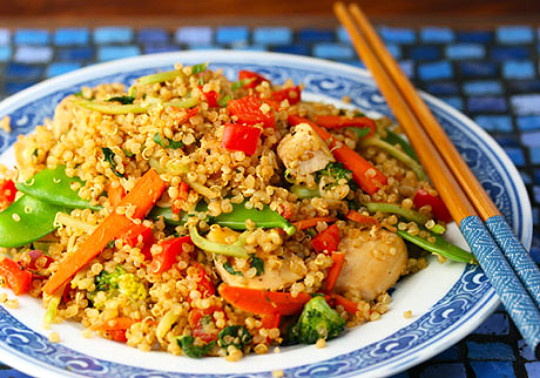 Chicken Quinoa Stir Fry
 Quinoa Stir fry with ve ables and chicken