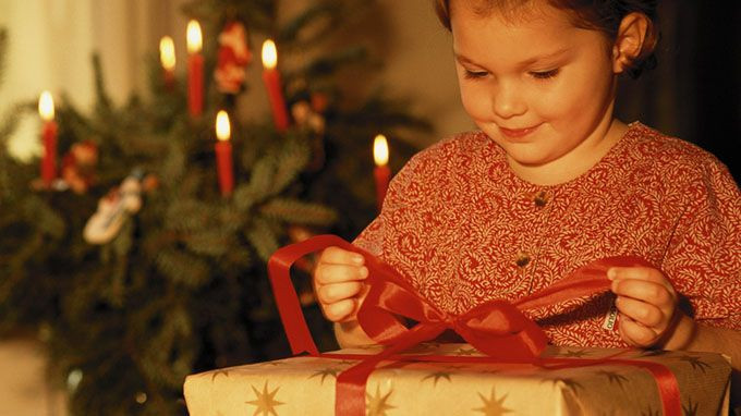 Child Christmas Gift
 15 Inspiring Quotes About Family And Friends