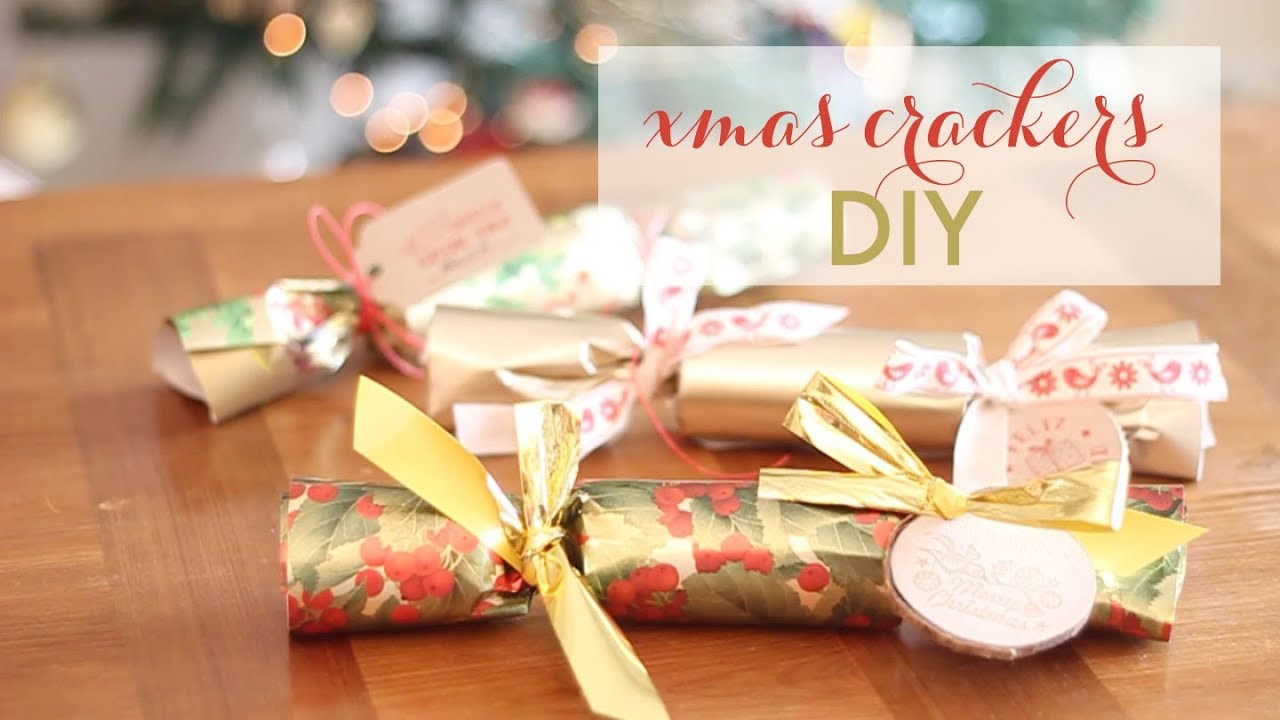 Christmas Cracker DIY
 DIY Christmas Crackers ♥