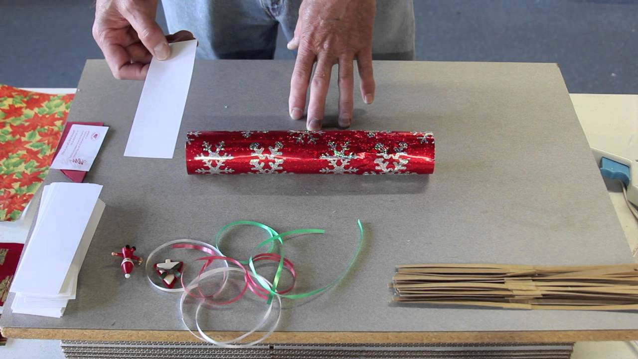 Christmas Cracker DIY
 How to make Christmas Crackers by Olde English Crackers