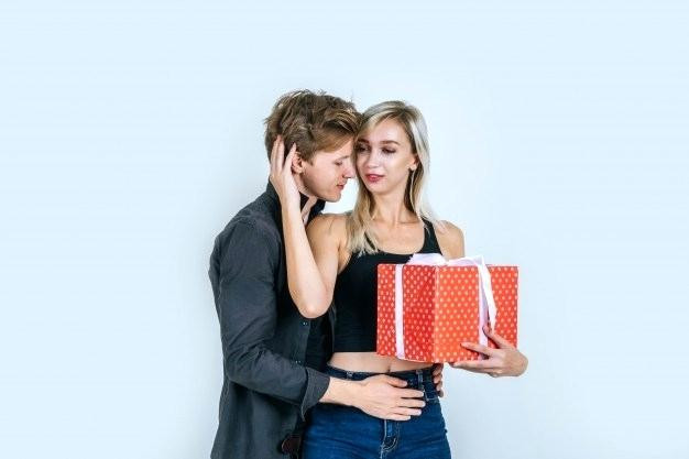 Christmas Gift Ideas For Young Couples
 Great Gifts For Young Couples Best Anniversary