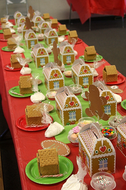 Christmas House Party Ideas
 Party Wishes Gingerbread Class Party