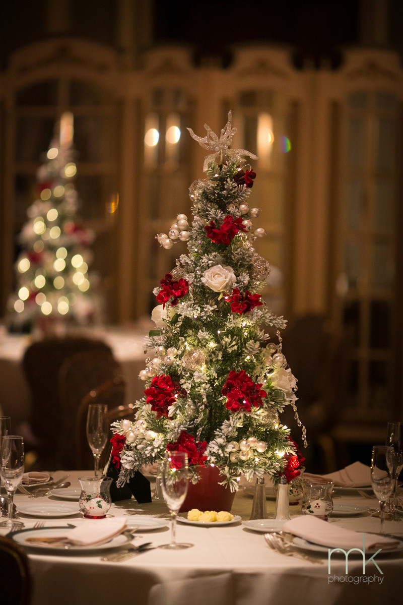Christmas Wedding Decorations
 How to Get That Perfect Christmas Wedding Theme