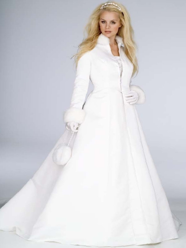 Christmas Wedding Dresses
 Marry on a Merry Season with a Christmas Wedding Dress