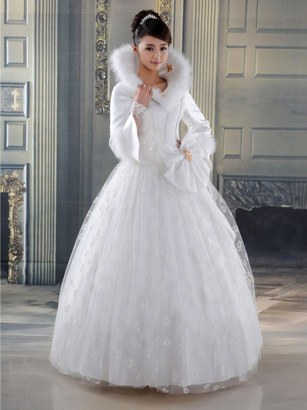 Christmas Wedding Dresses
 Marry on a Merry Season with a Christmas Wedding Dress