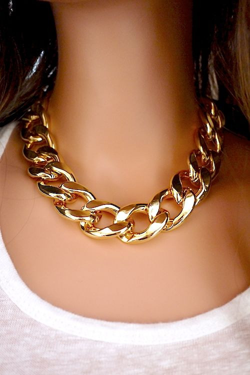 Chunky Chain Necklace
 25 Jewelry Pieces Every Woman Should Have