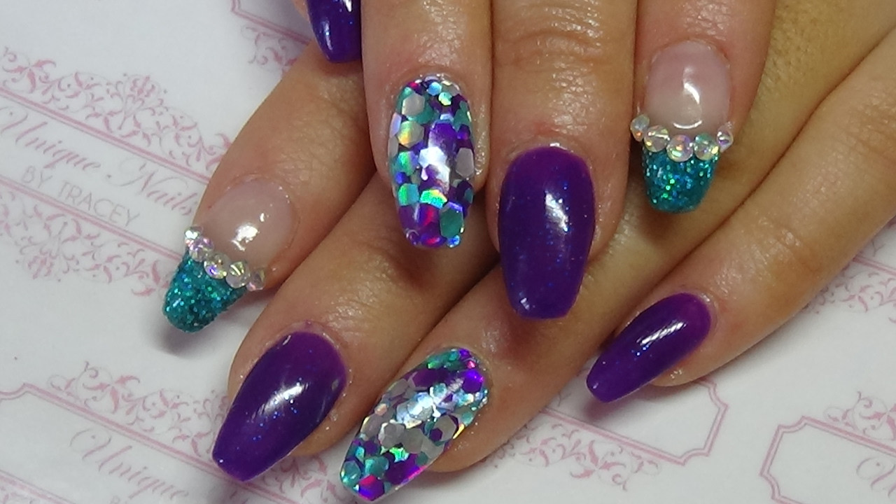 Chunky Glitter Nails
 chunky glitter nails with madam glam polish