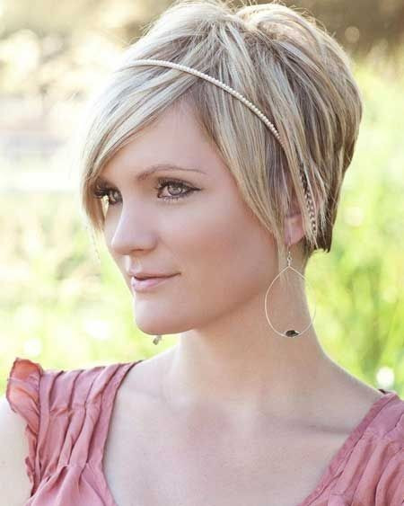 Classic Short Hairstyle
 18 Short Hairstyles for Winter Most Flattering Haircuts