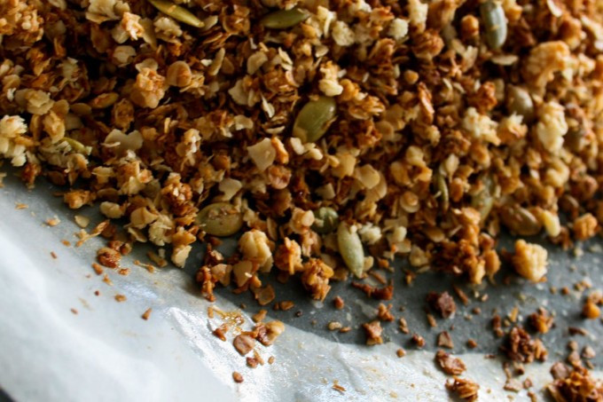 Clean Eating Granola
 Easy Clean Eating Granola that your kids will eat Clean