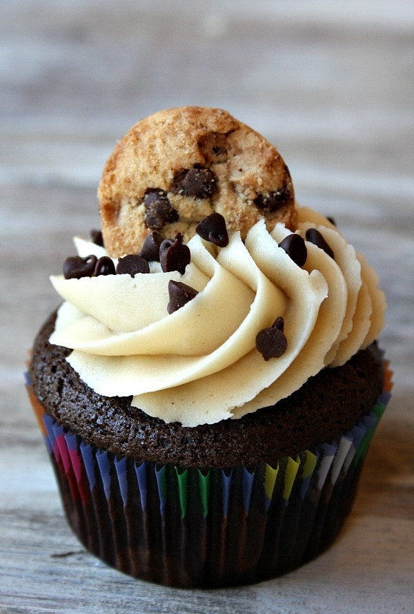 Cookie Dough Icing
 Chocolate Chip Cookie Dough Cupcakes