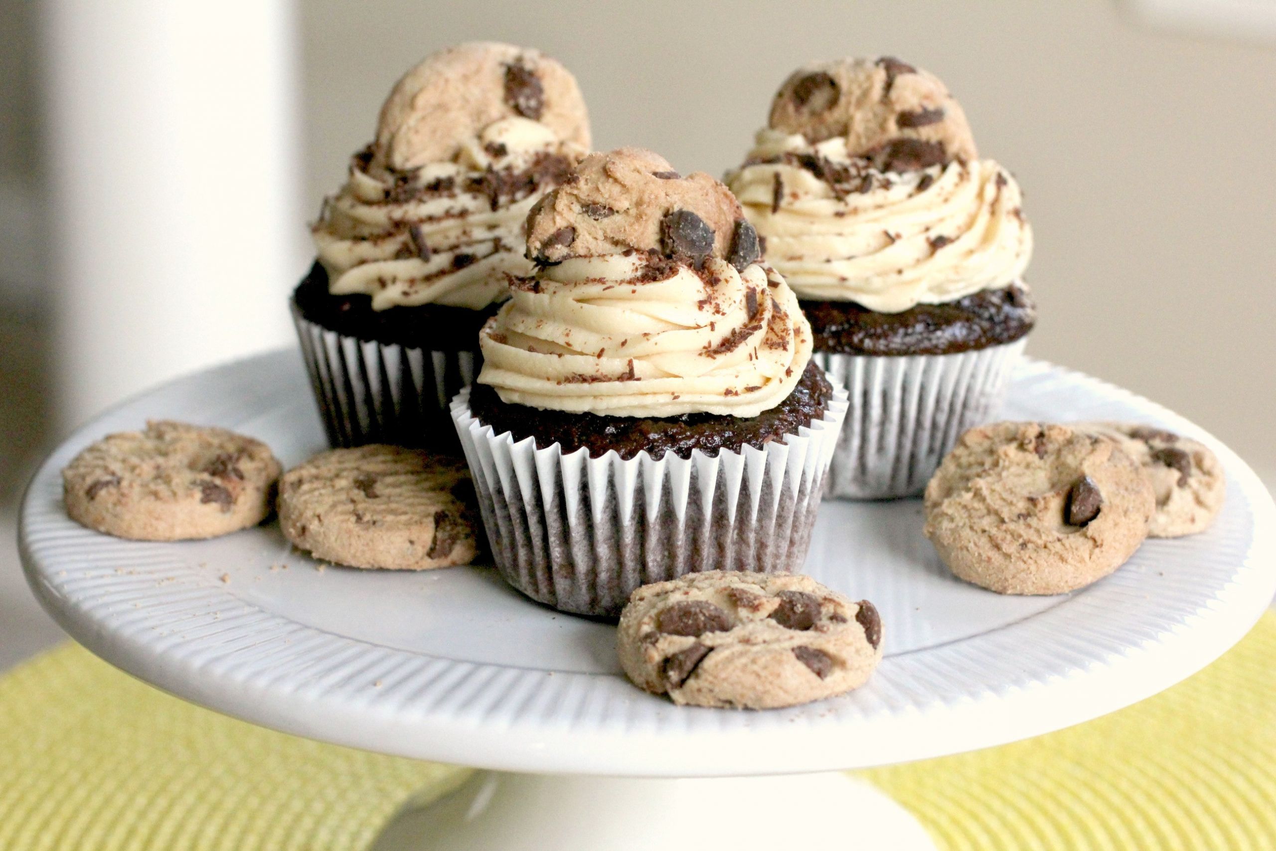 Cookie Dough Icing
 Chocolate Cupcakes with Cookie Dough Frosting