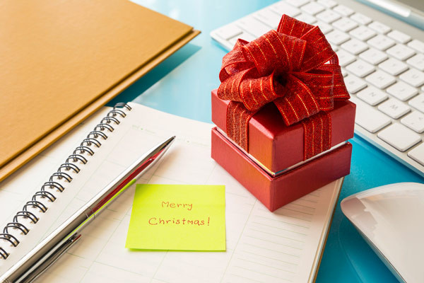 Corporate Holiday Party Gift Ideas
 35 Easy Holiday Gift Ideas for Co workers