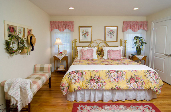 Country Bedroom Decorating
 15 Pretty Country Inspired Bedroom Ideas