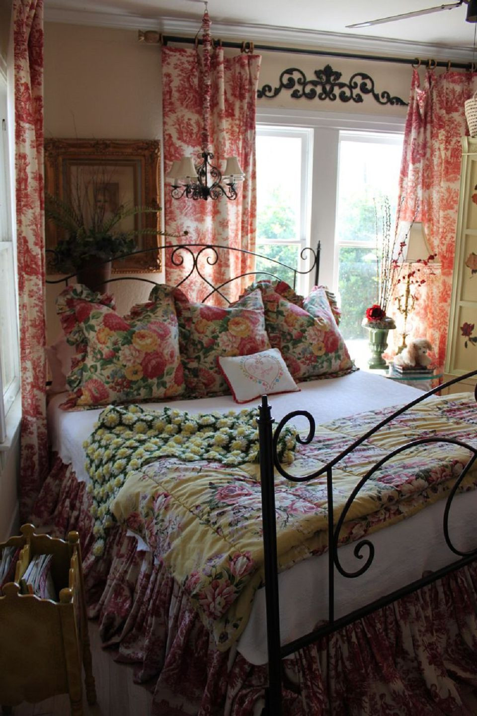 Country Bedroom Decorating
 French Country Bedroom Decorating Ideas and s