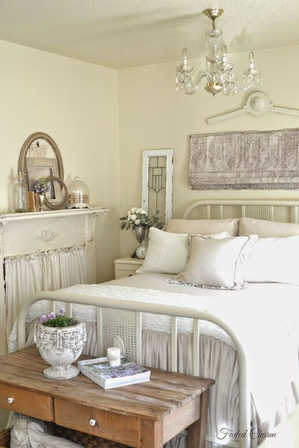 Country Bedroom Decorating
 French Country Bedroom Decorating Ideas and s