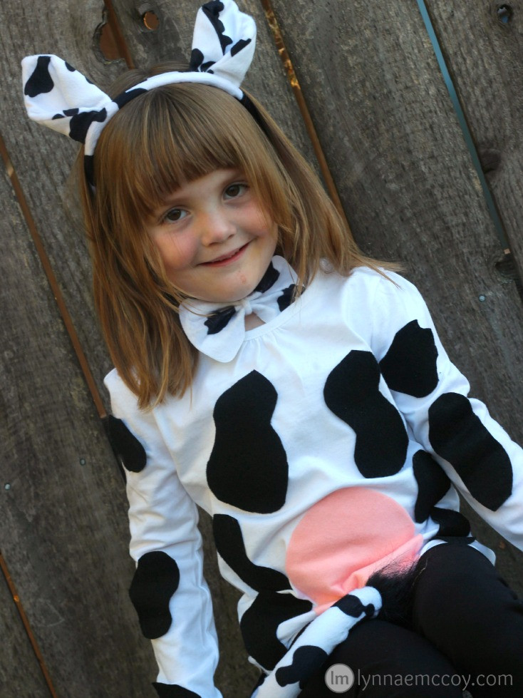 Cow Costume DIY
 55 No Sew Halloween Costumes For Kids Tipsaholic