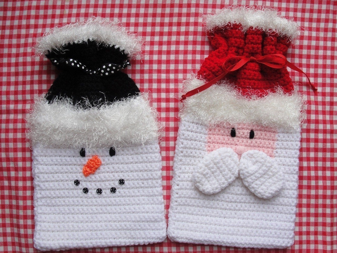 Crochet Christmas Gift Ideas
 Holiday Christmas Gift Bags Crochet Pattern by TooCuteCrochet