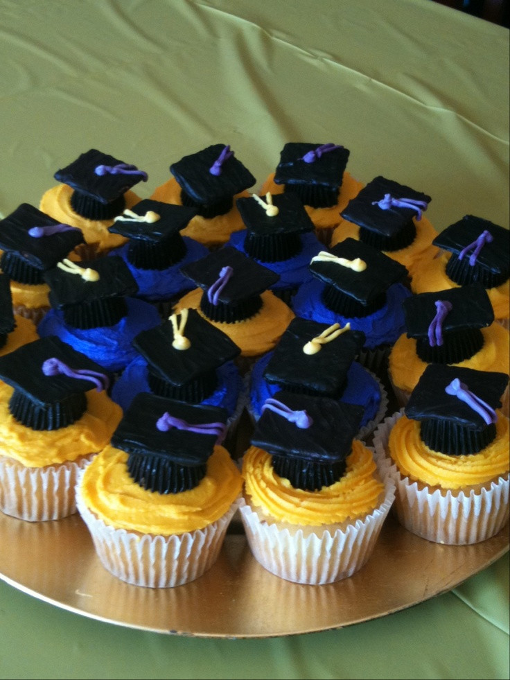 Cupcake Decorating Ideas Graduation Party
 104 best images about Graduation Cupcakes Ideas on