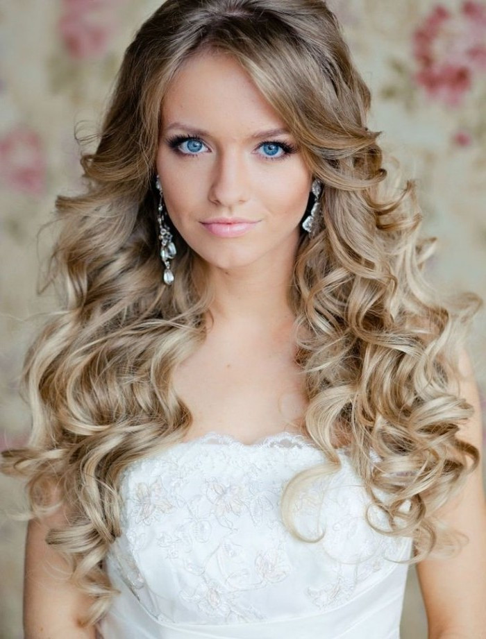 Curly Prom Hairstyles For Long Hair
 65 Prom Hairstyles That plement Your Beauty Fave