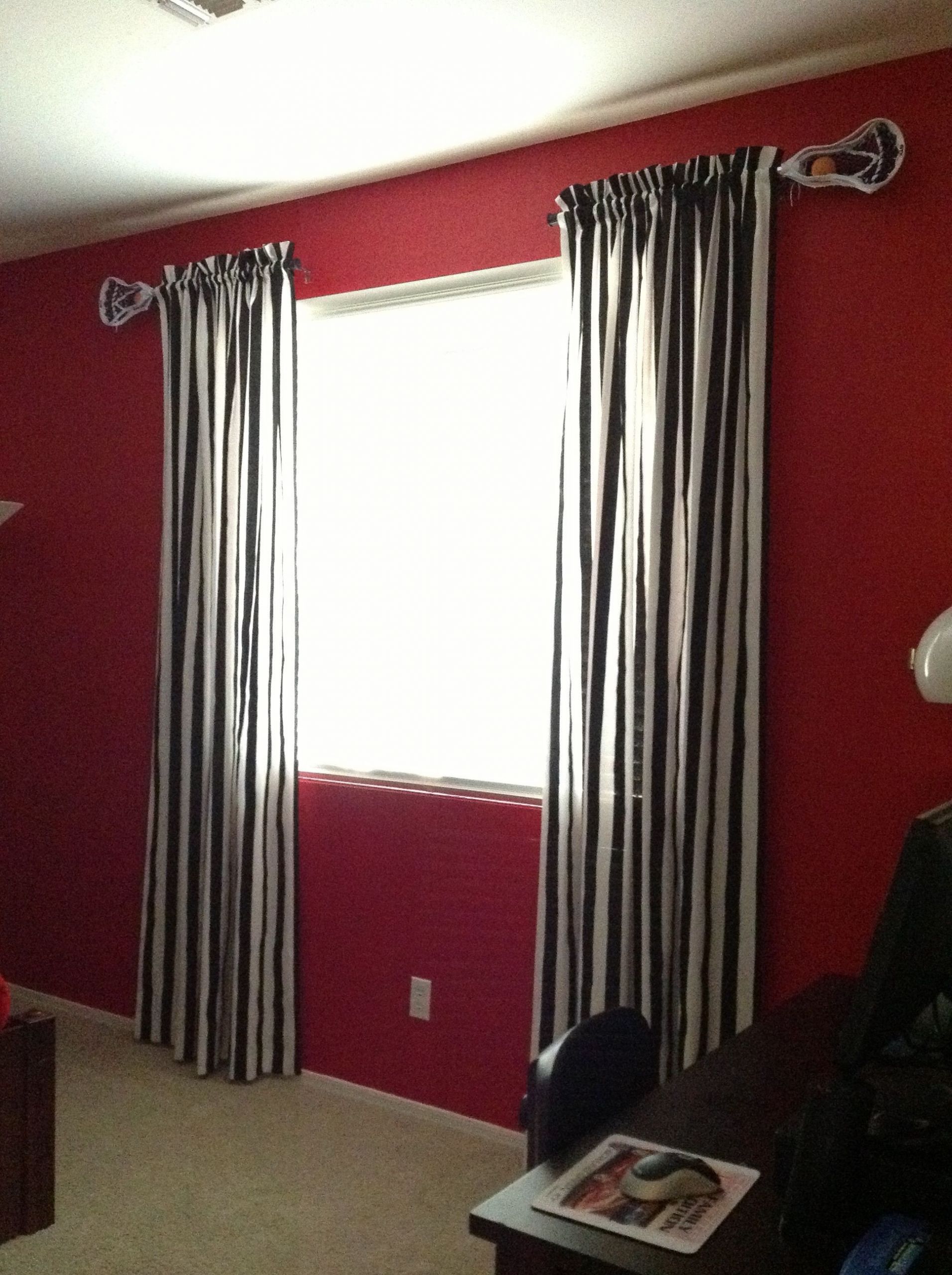 Curtain Rods For Kids Room
 Sports bedroom with curtain rods made from Lacrosse sticks