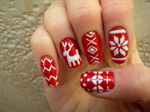 Cute Christmas Nail Ideas
 EAT SHOP PLAY Michhysaurous Christmas Nails Ideas