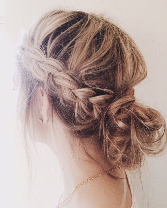 Cute Messy Bun Hairstyles
 Perfectly Imperfect Messy Hair Updos For Girls With Medium