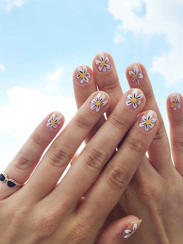 Daisy Toe Nail Art
 DIY Daisy Nail Art by Jessica Washick – Design Sponge