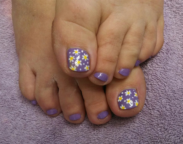 Daisy Toe Nail Art
 daisy dukes toes Nail Art Gallery