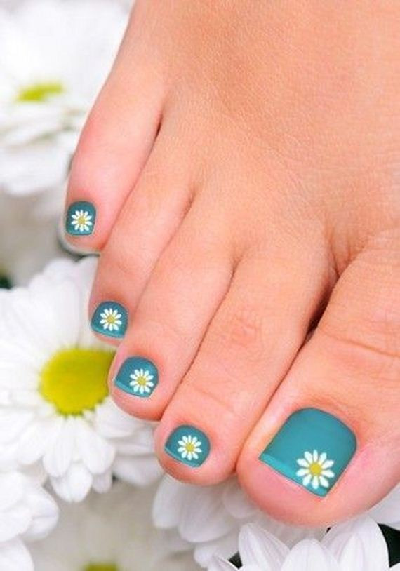 Daisy Toe Nail Art
 Cool Toe Nail Designs