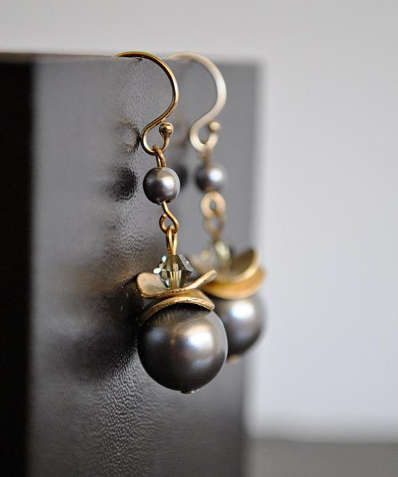 Dangling Pearl Earrings
 DANGLING GREY PEARL earrings