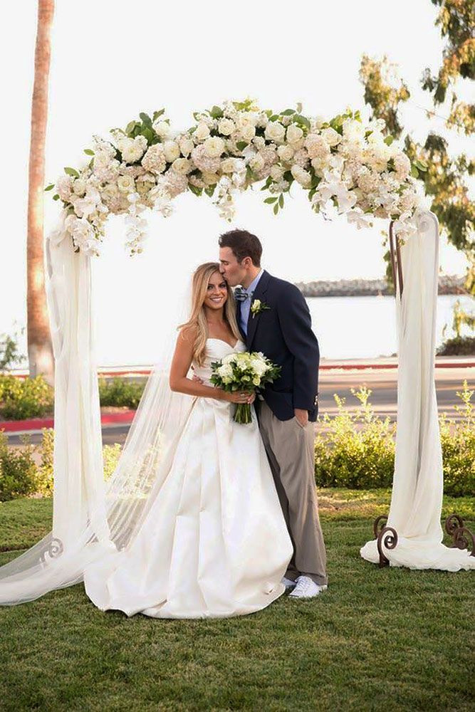 Decorated Wedding Arches
 Natural Outdoor Wedding Decoration Ideas For Your