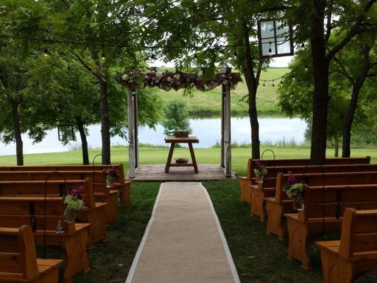 Des Moines Wedding Venues
 Say yes to these wedding venues of central Iowa