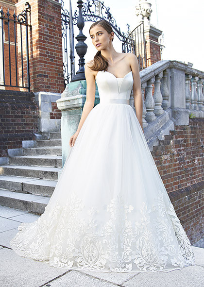 Designer Couture Wedding Gowns
 Wedding Dresses & Couture Bridal Gowns by designer Suzanne
