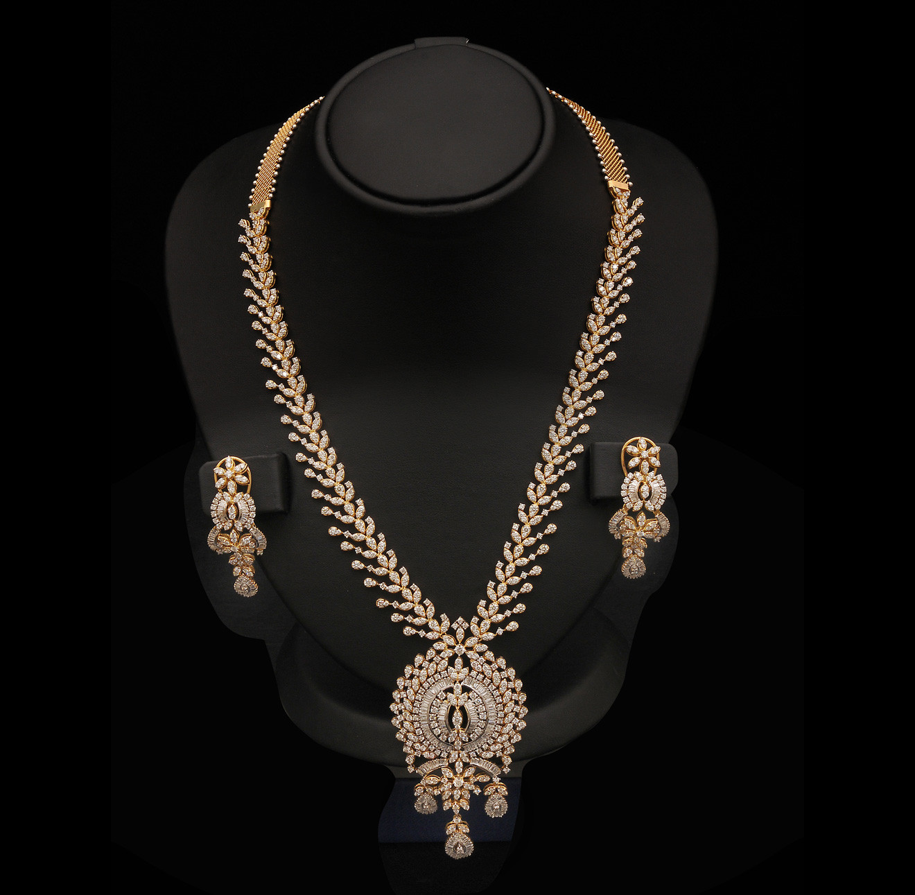 Diamond Necklace Sets
 Gold and Diamond jewellery designs Indian Diamond Bridal