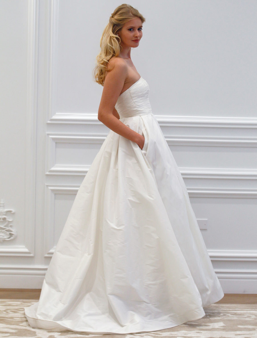 Discount Designer Wedding Dresses
 Anne Barge Clover Wedding Dress Blue Willow Bride