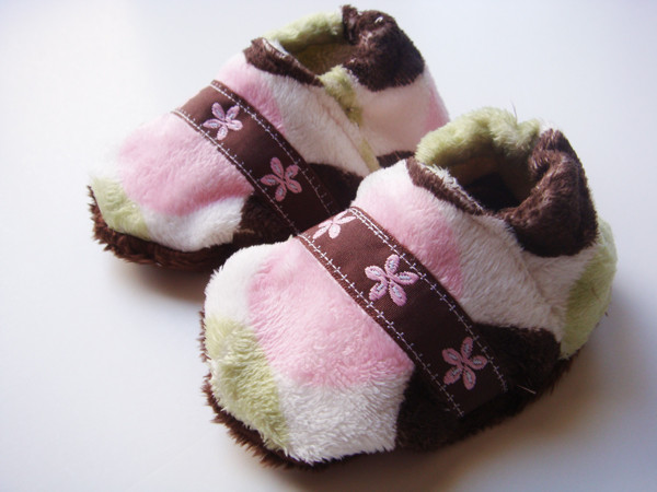 DIY Baby Booties
 Sew Soft Baby Slippers
