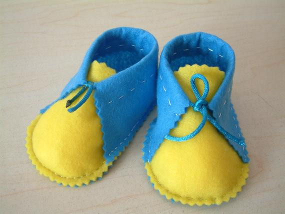 DIY Baby Booties
 Easy sewing DIY felt baby shoes PDF pattern6 different