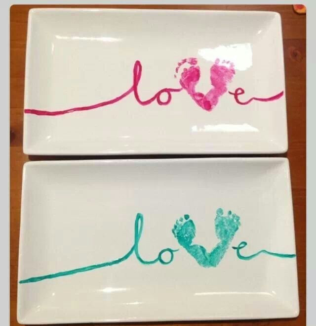 DIY Baby Footprint
 Baby footprint plates Diy Pinterest