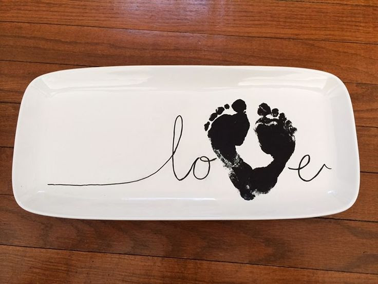 DIY Baby Footprint
 DIY a baby footprint love plate for grandparents this year