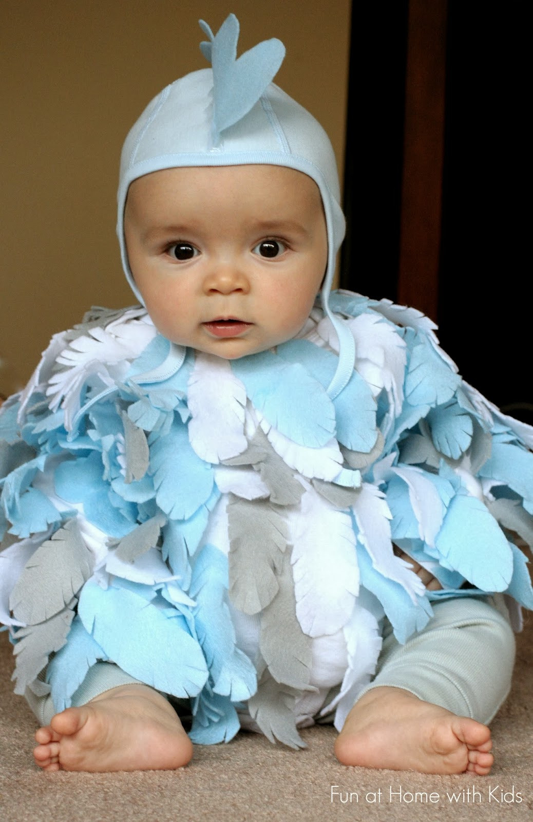 DIY Baby Halloween Costumes
 DIY No Sew Baby Chicken Halloween Costume