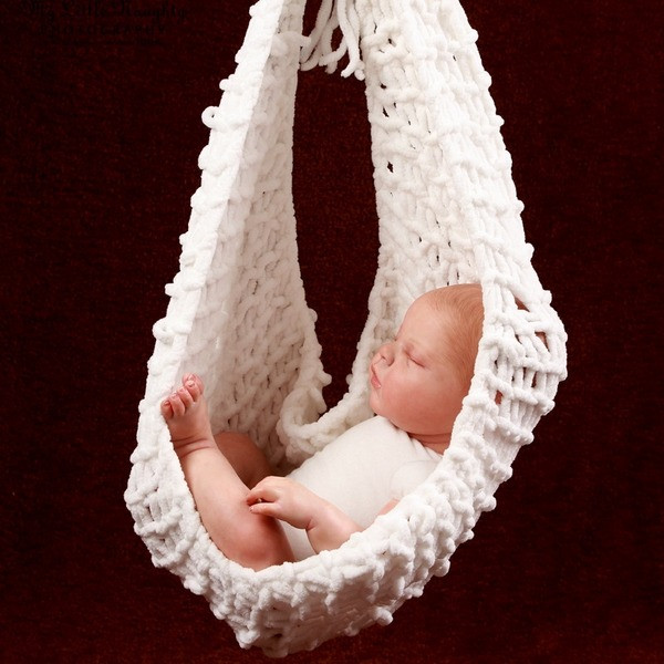 DIY Baby Hammock
 Baby hammock ideas – fort for newborns and parents