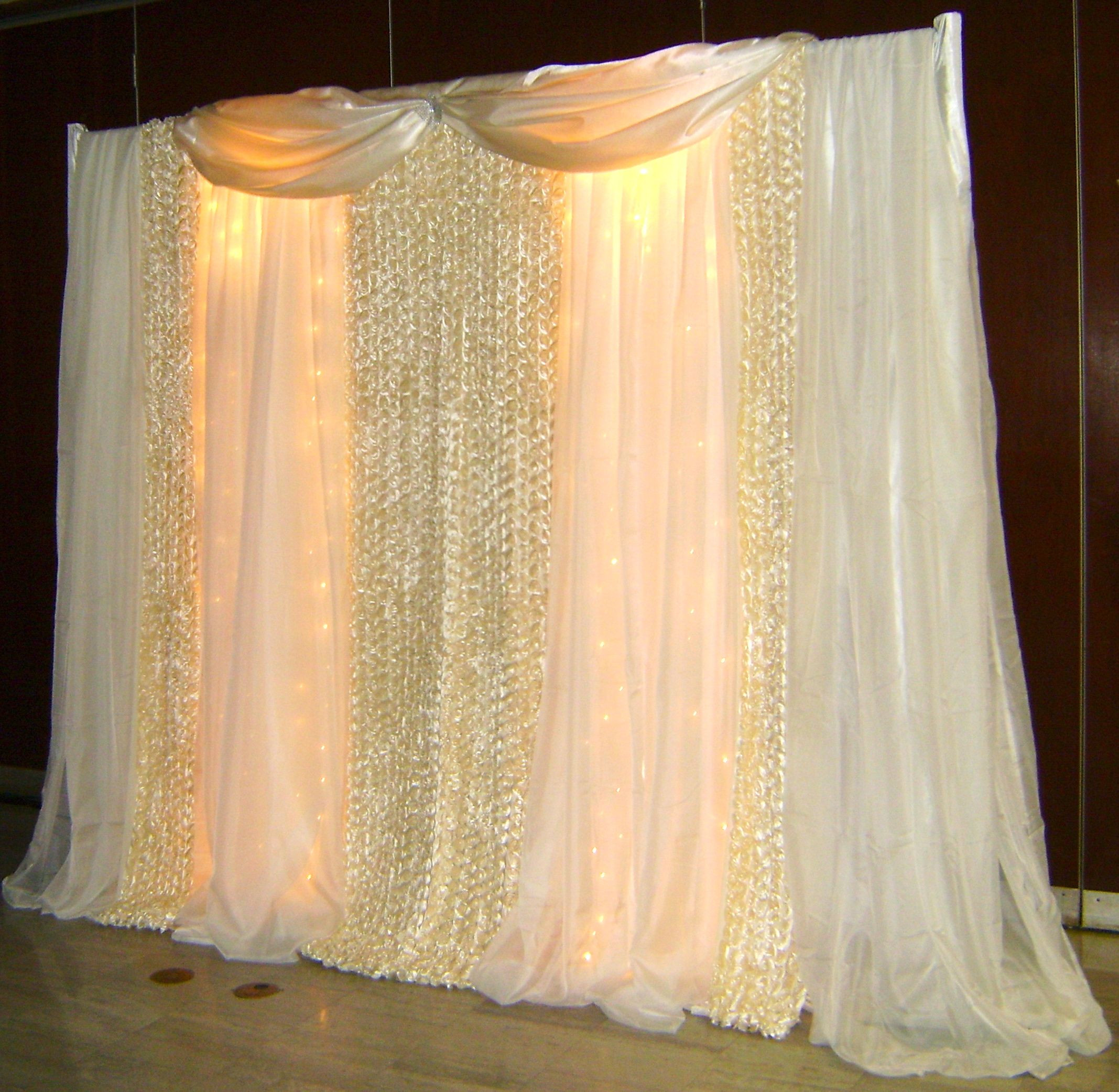 DIY Backdrop For Wedding
 DIY Wedding Backdrops Ideas