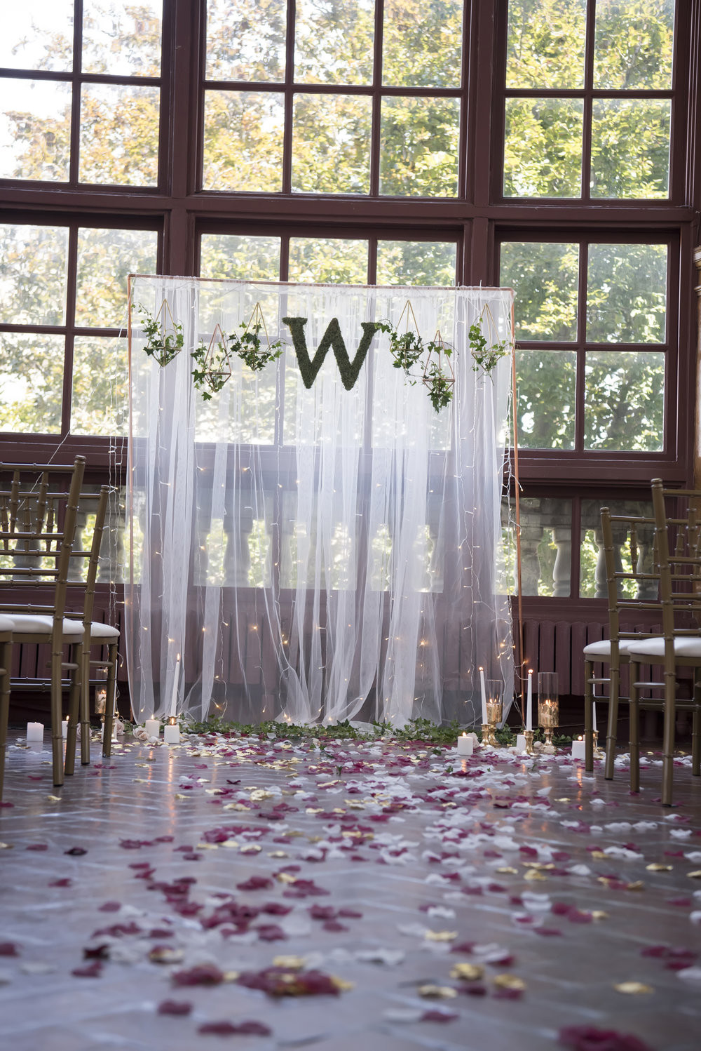 DIY Backdrops For Wedding
 DIY Wedding Ceremony Backdrop No Tools Required