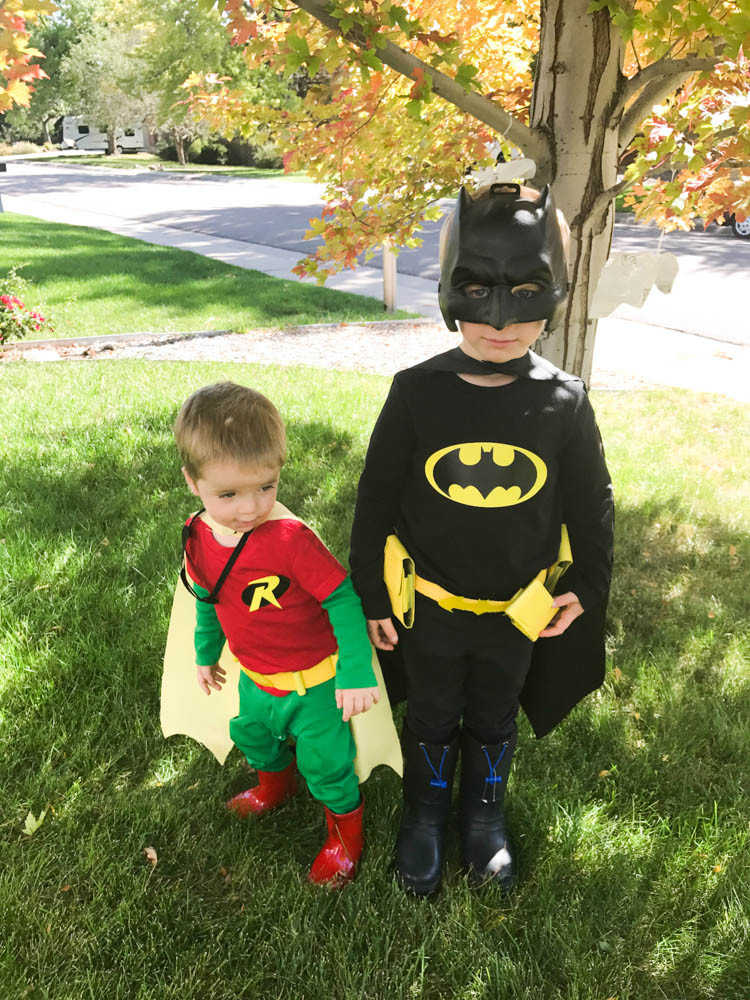 DIY Batman Costume Toddler
 DIY Batman and Robin Costumes for Kids