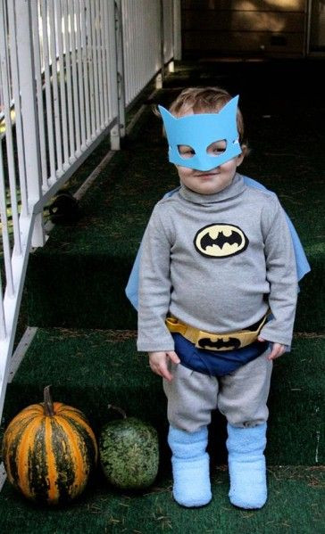 DIY Batman Costume Toddler
 DIY Batman Costume for $3 dollar store craft