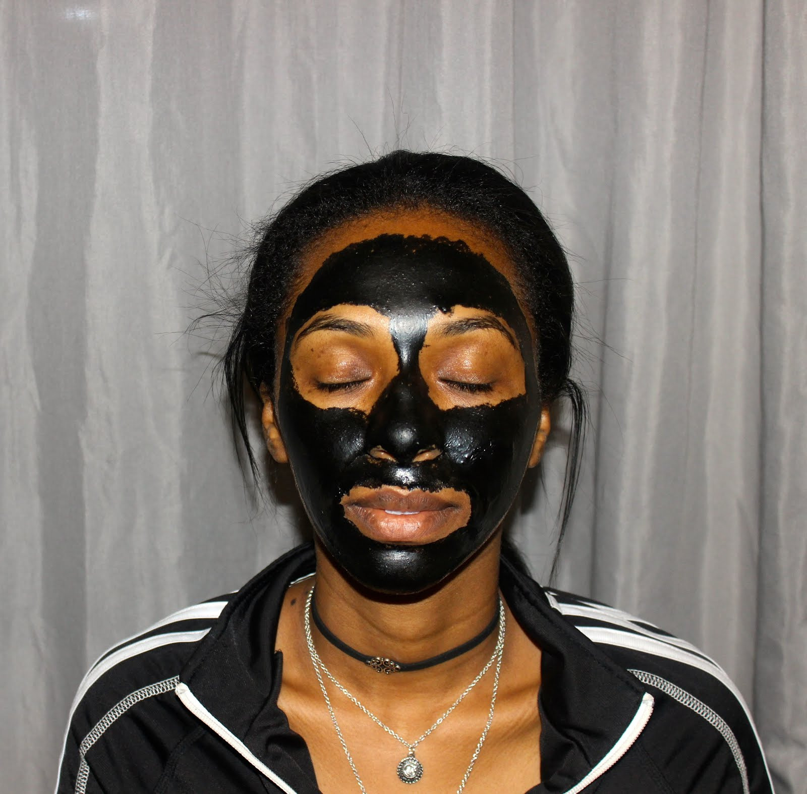 DIY Black Charcoal Mask
 DIY ACTIVE CHARCOAL MASK