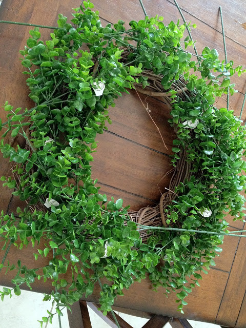 DIY Boxwood Wreath
 The Wire Basket diy Boxwood Wreath
