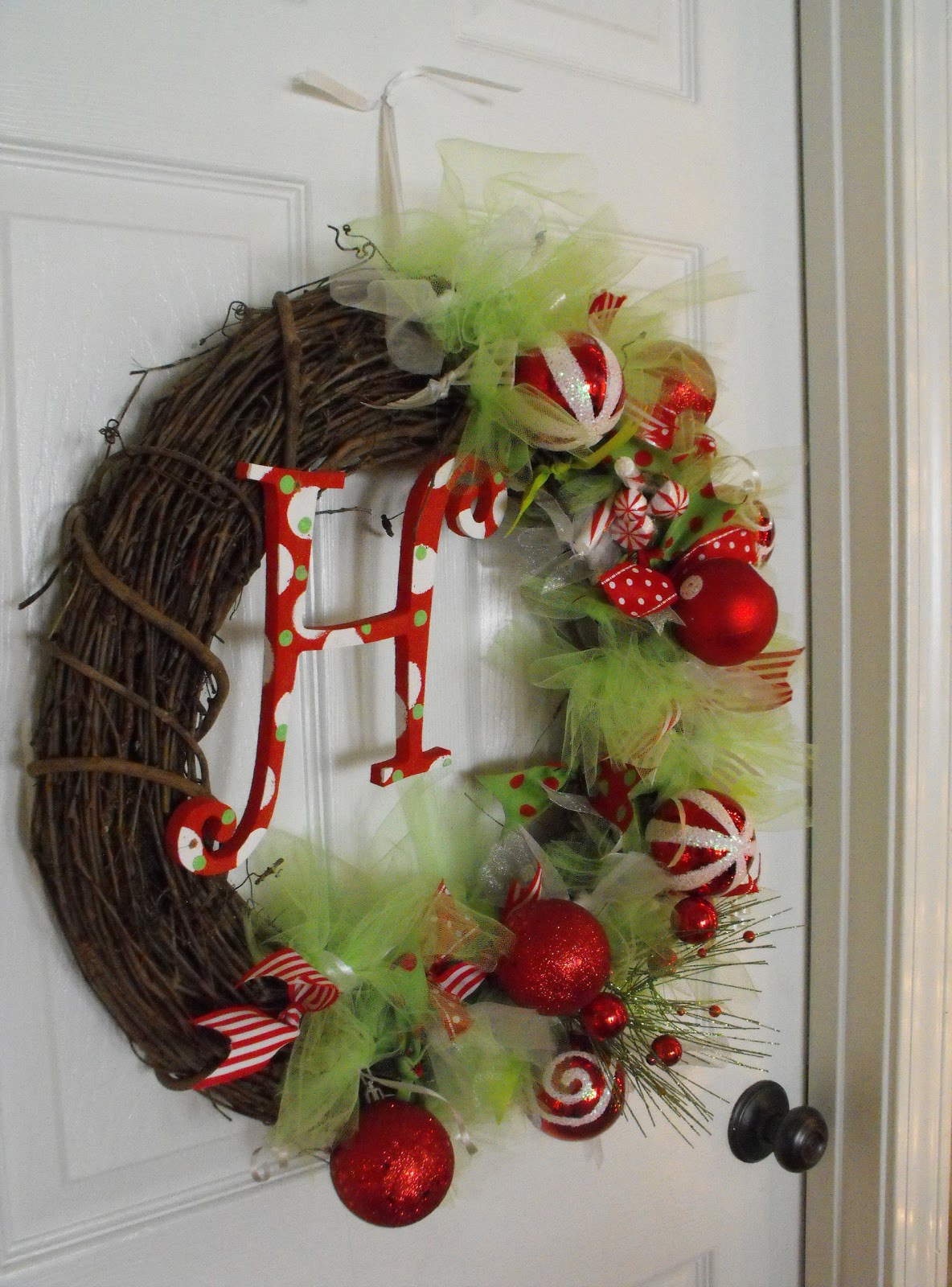 DIY Christmas Wreath
 Susie Harris DIY Christmas Wreath