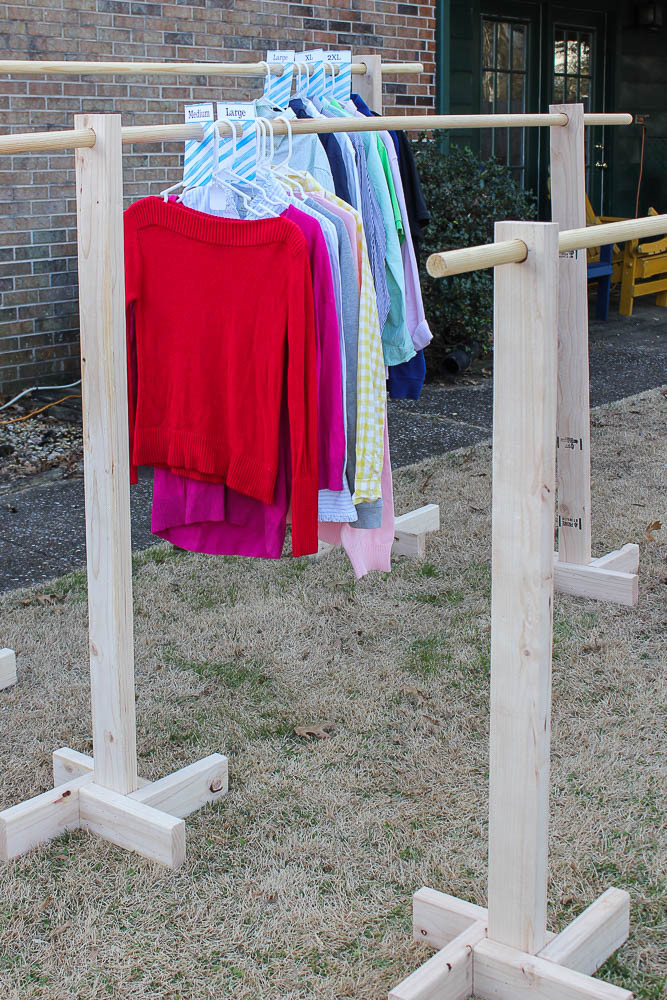 DIY Clothing Rack Garage Sale
 DIY Clothes Rack and Free Printable Size Dividers for Yard