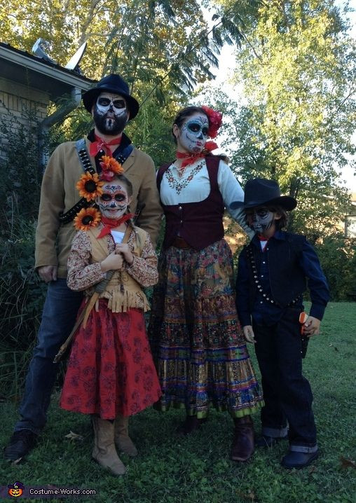 DIY Day Of The Dead Costumes
 Day of the Dead Family Costume